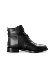 Burberry Women's "PRYLE TB"Black Leather Ankle Boots Shoes : Picture 4